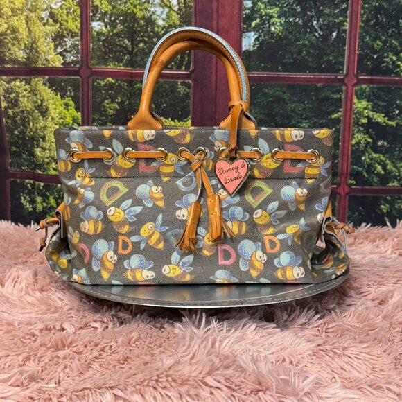DOONEY & BOURKE🐝 RETRO 🐝BUMBLE BEE SHOULDER BAG - Picture 1 of 16